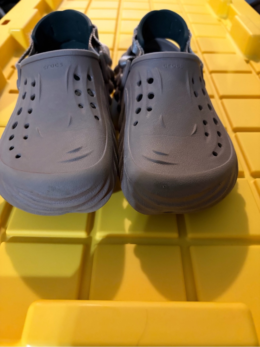 CROCS women’s echo clog
Color: Truffle